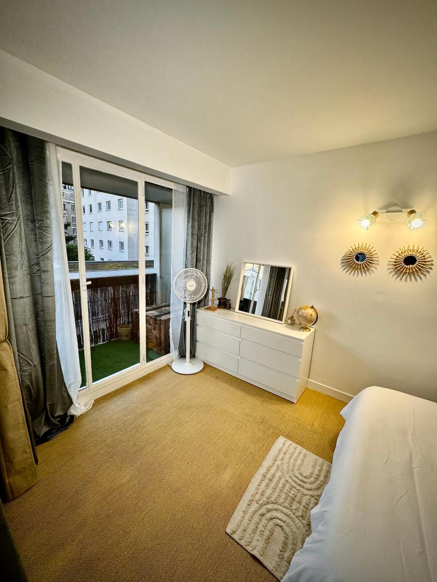 Appartement Avec Piscine Párizs Kültér fotó